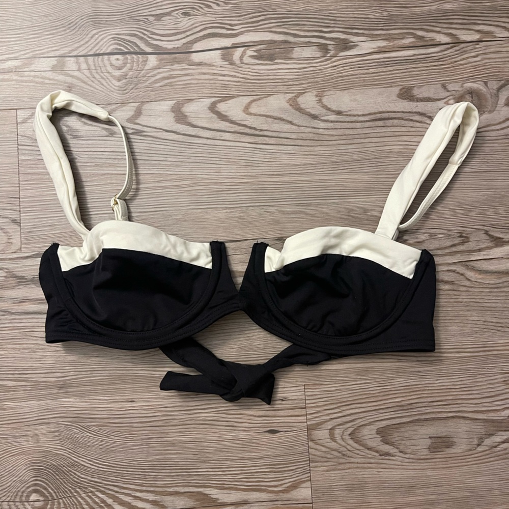 Monday Swimwear Clovelly Ivory/Black top sz S